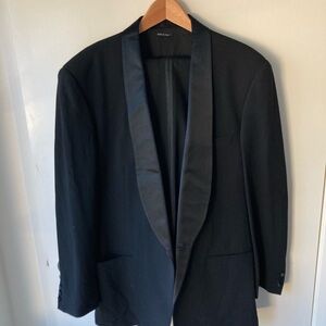 Giorgio Armani 42R tuxedo